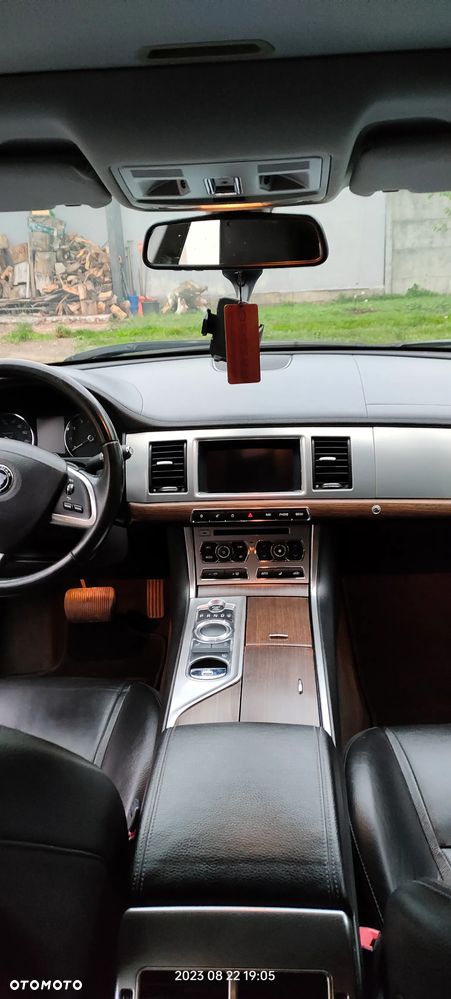 Jaguar XF - 7