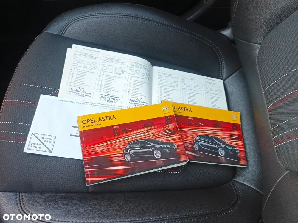 Opel Astra 1.4 Turbo 150 Jahre - 8