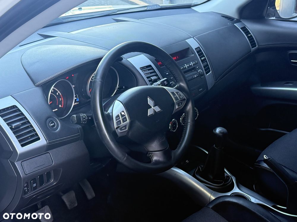 Mitsubishi Outlander 2.0 2WD Inform - 19