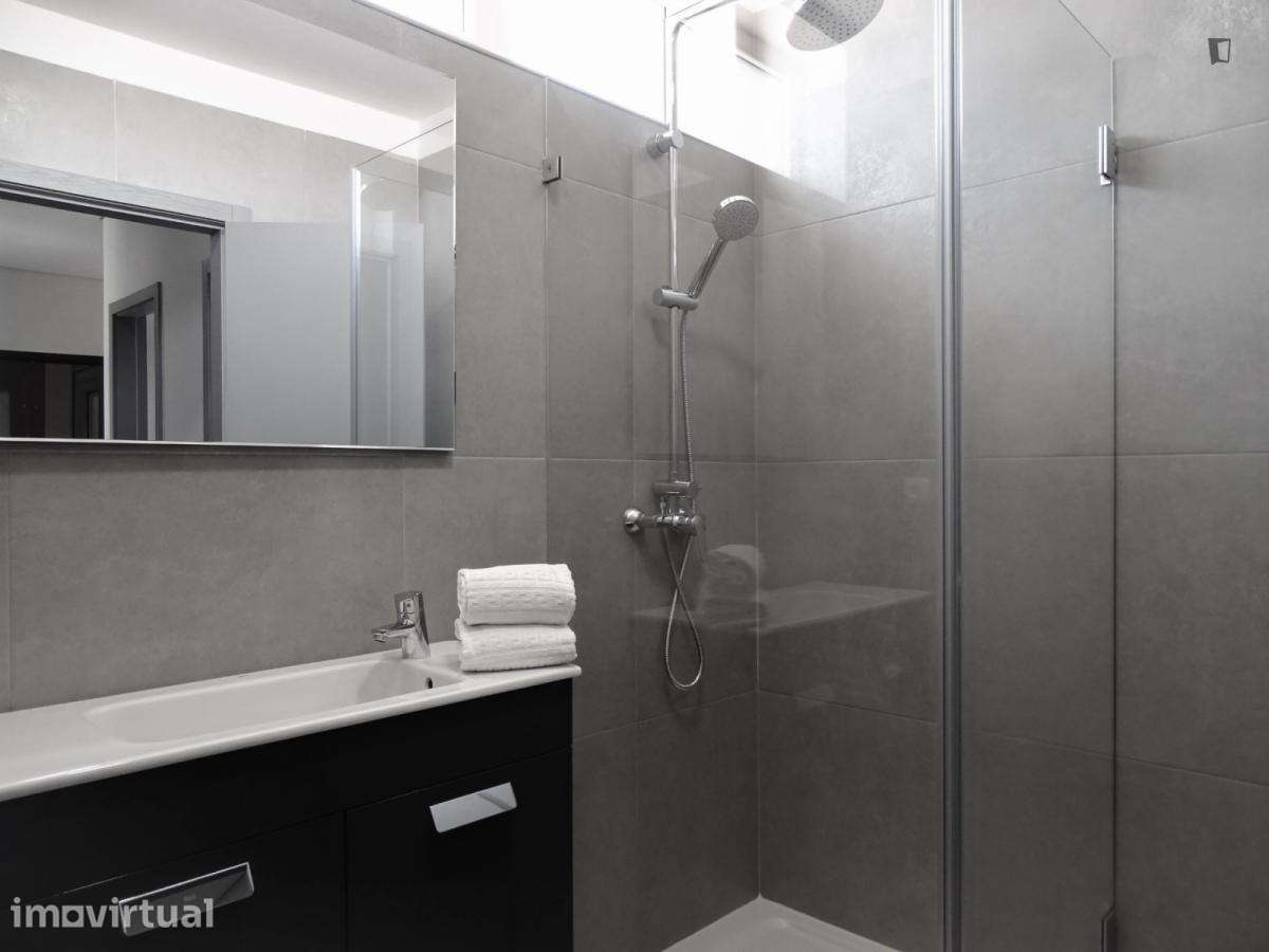 Apartamento com 1 quartos - localizado em Cedofeita Porto - Grande imagem: 4/6