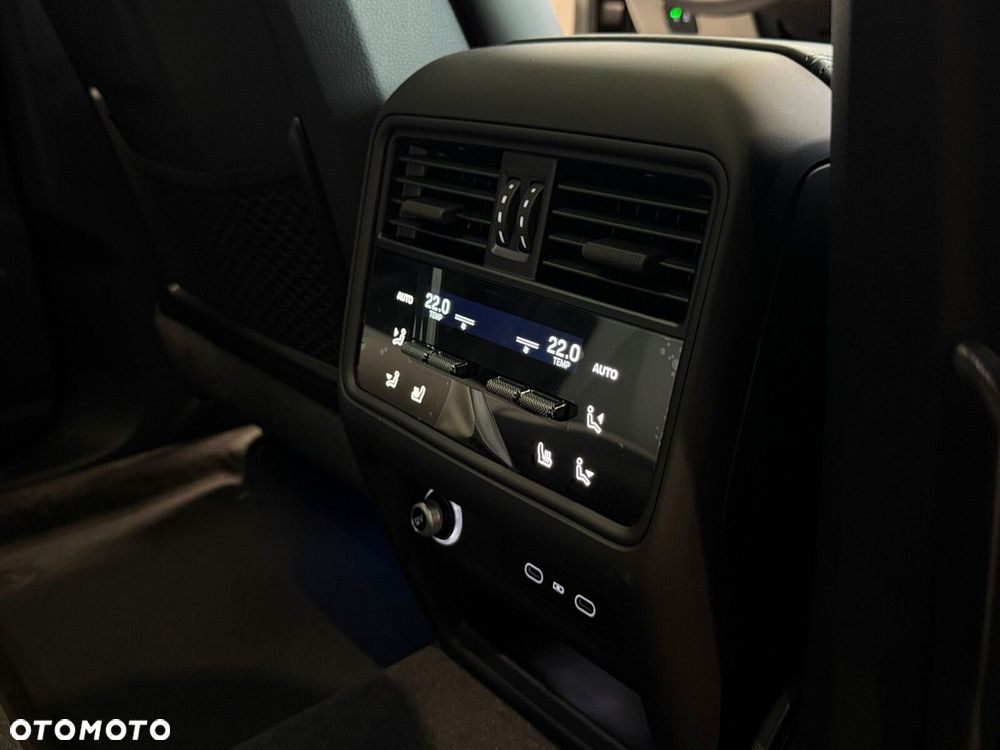 Porsche Cayenne - 24