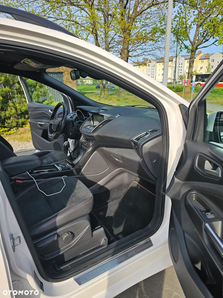 Ford Kuga - 13