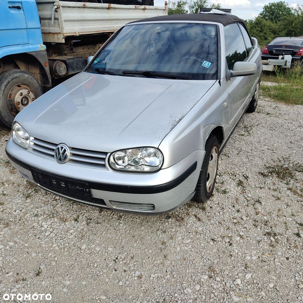 Volkswagen Golf Cabrio - 1