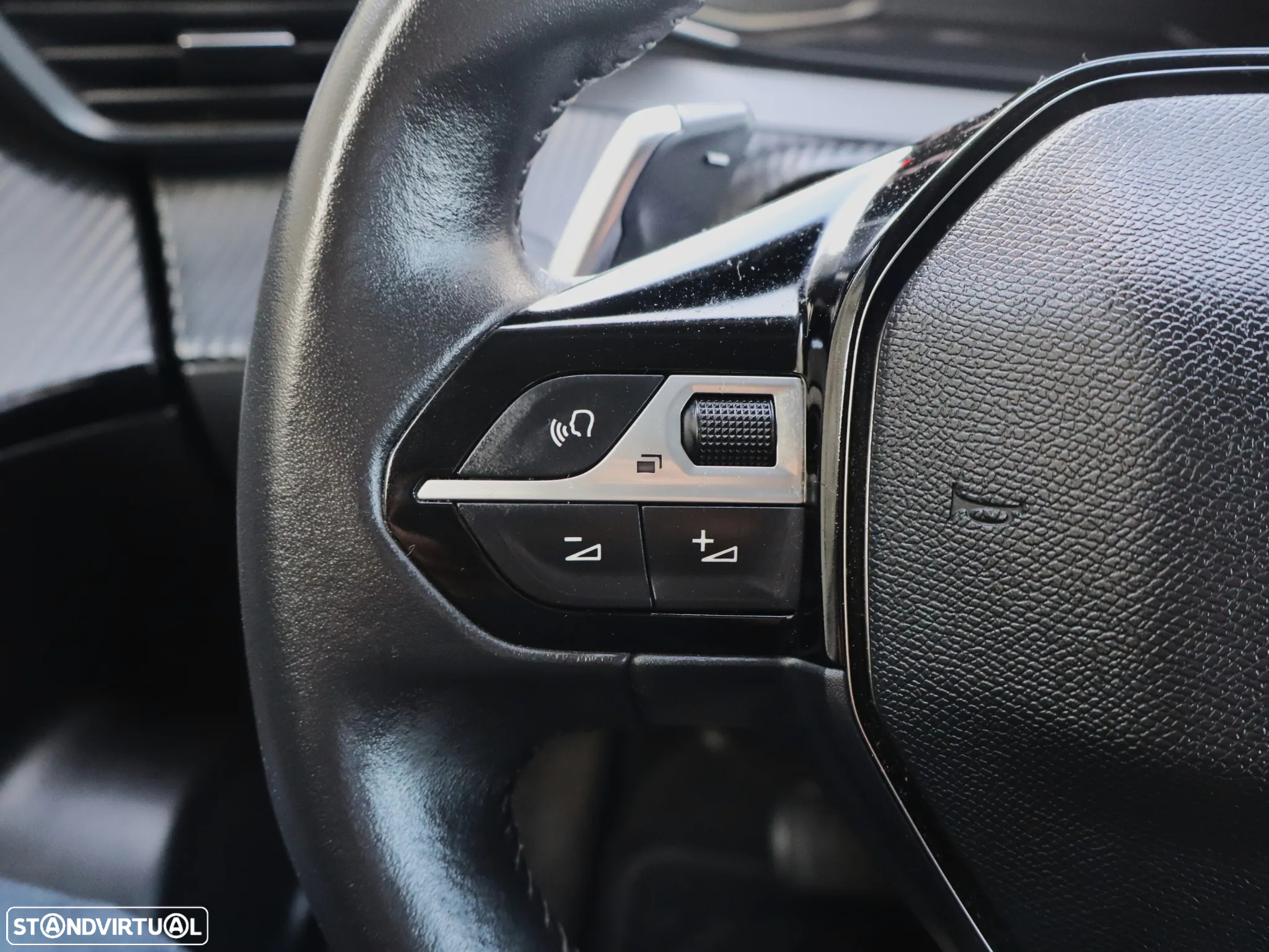 Peugeot 2008 1.5 BlueHDi Allure EAT8 - 12