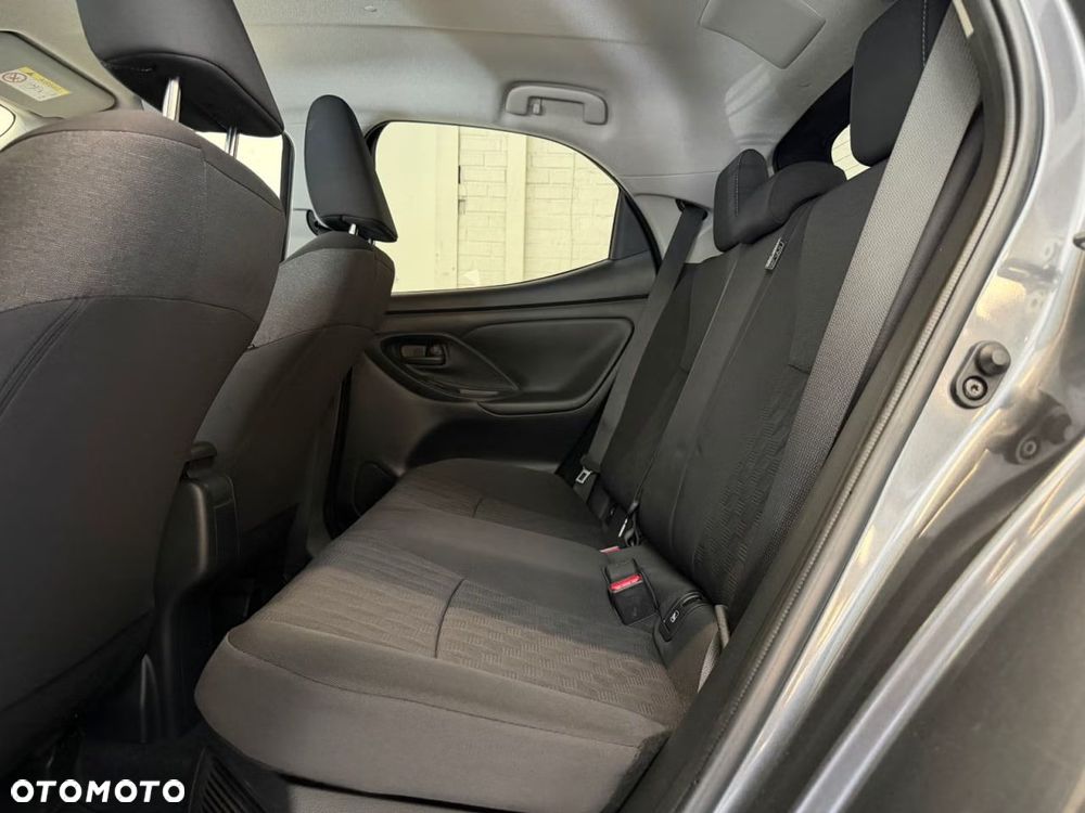 Toyota Yaris Hybrid 1.5 Style - 11