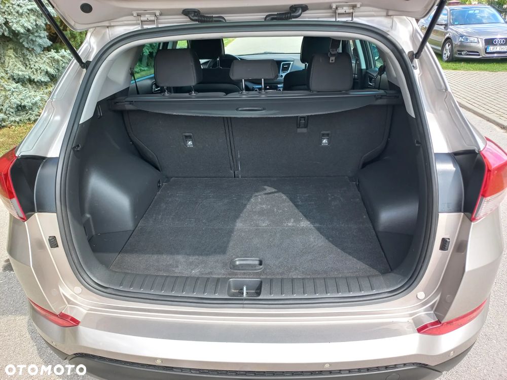 Hyundai Tucson blue 1.7 CRDi 2WD Style - 18