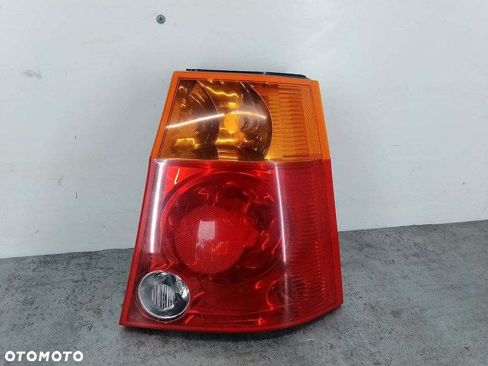 LAMPA TYLNA PRAWA CHRYSLER PACIFICA 04857586AB - 1