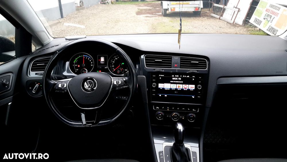 Volkswagen Golf e-Golf - 10