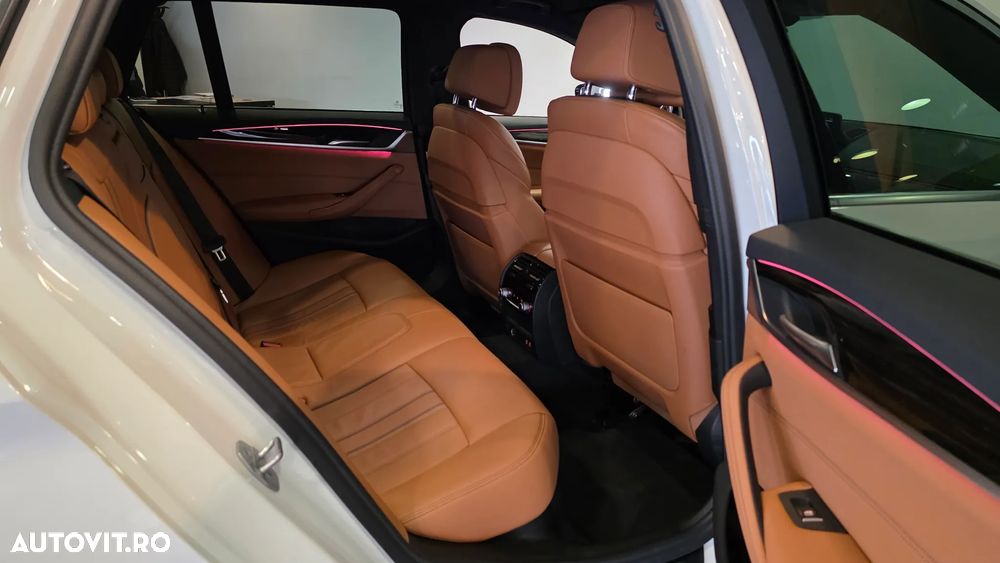BMW Seria 5 540i xDrive AT MHEV - 11