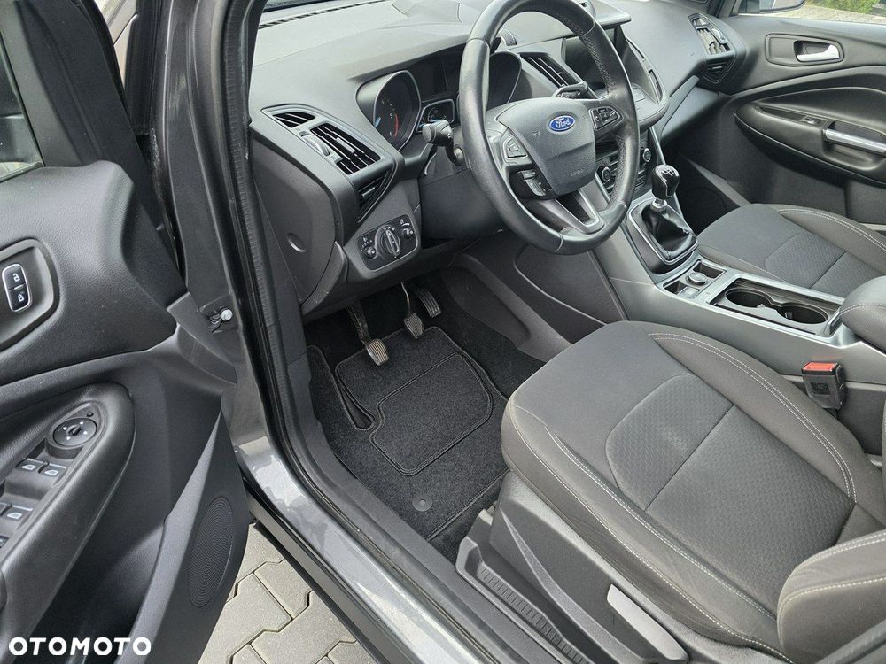 Ford Kuga - 10