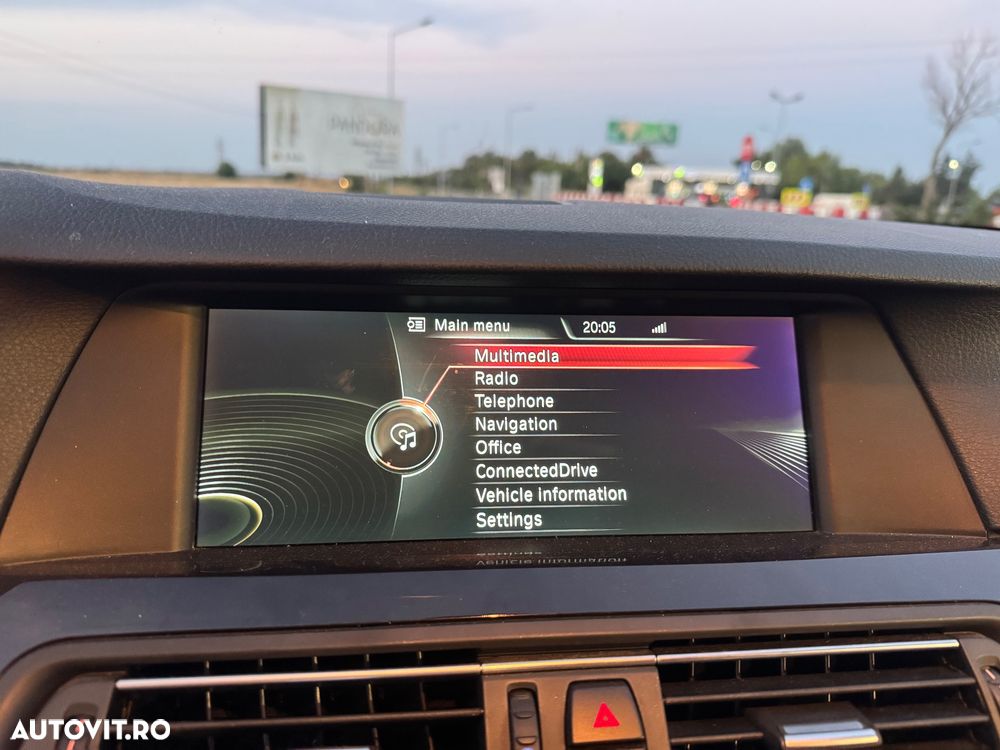 BMW Seria 5 520d Aut. - 11