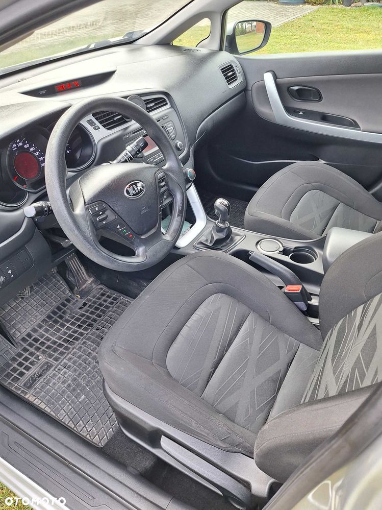 Kia Ceed - 4