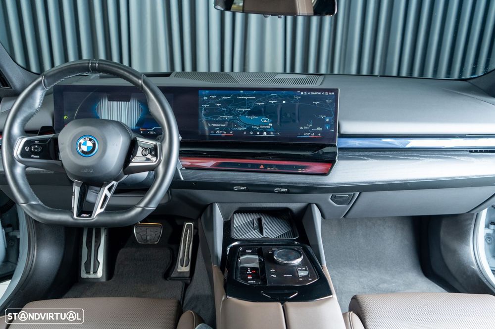 BMW i5 eDrive40 Pack Desportivo M - 48