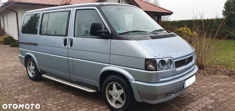 Volkswagen Transporter - 1