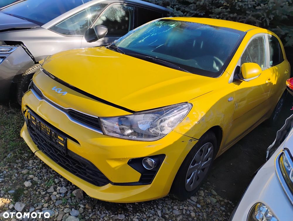 Kia Rio - 12
