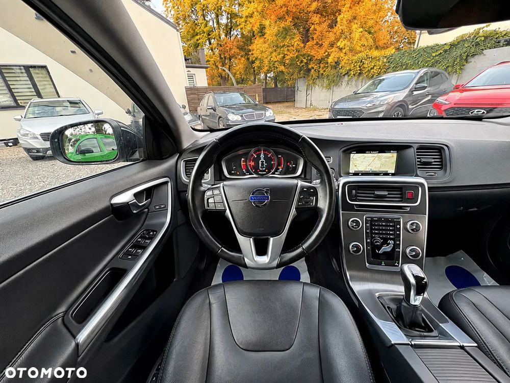 Volvo V60 D2 Summum - 22