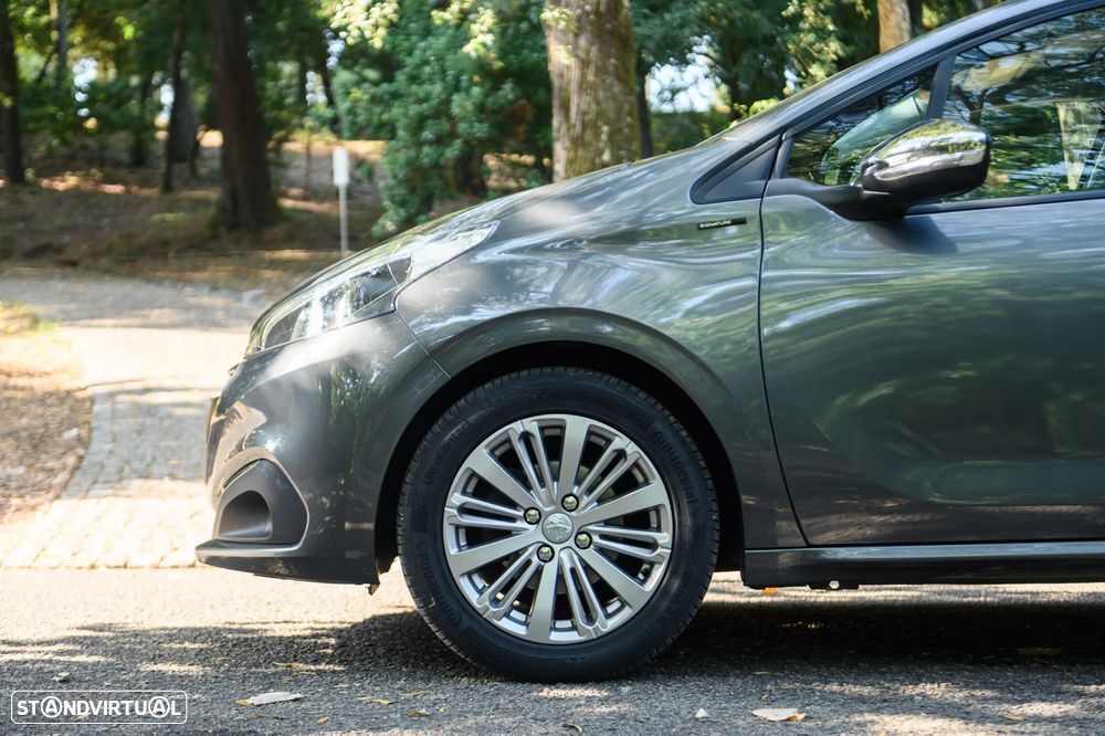 Peugeot 208 1.2 PureTech Signature - 11
