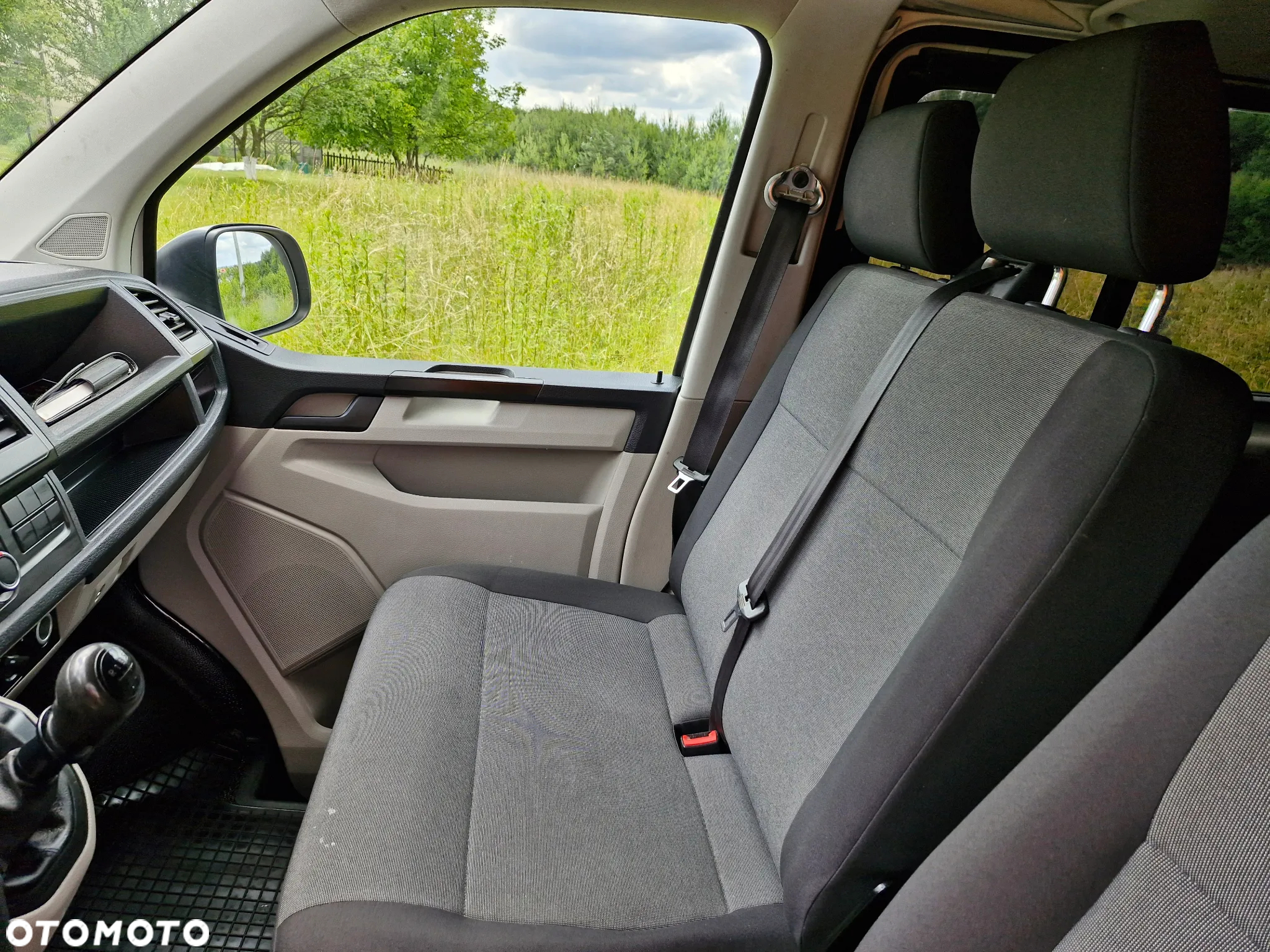 Volkswagen Transporter T6 TDI L2H1 - 16