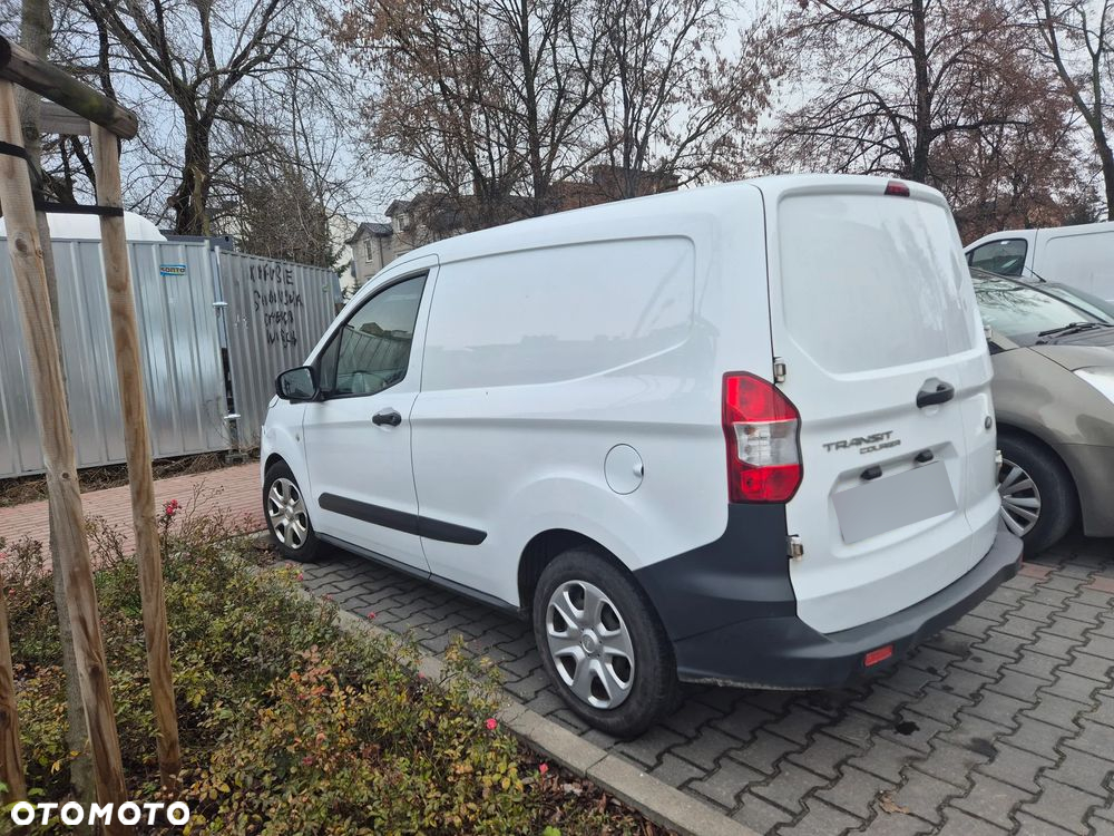 Ford transit courier - 3