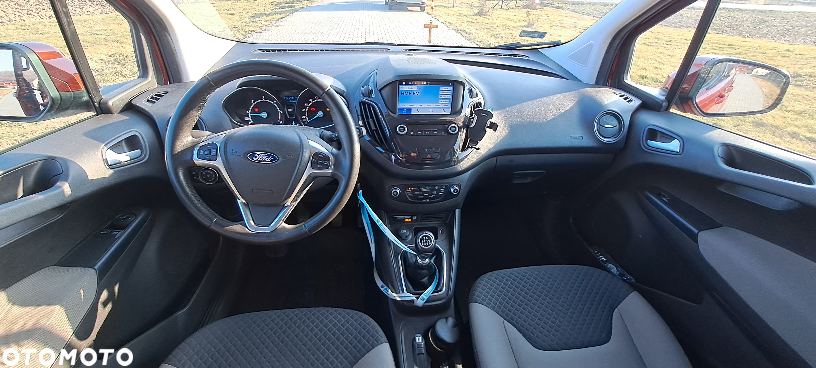 Ford Courier - 12