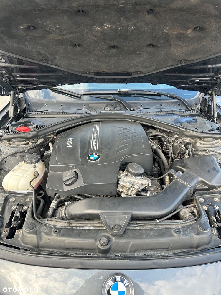 BMW Seria 3 335i Edition Sport - 13