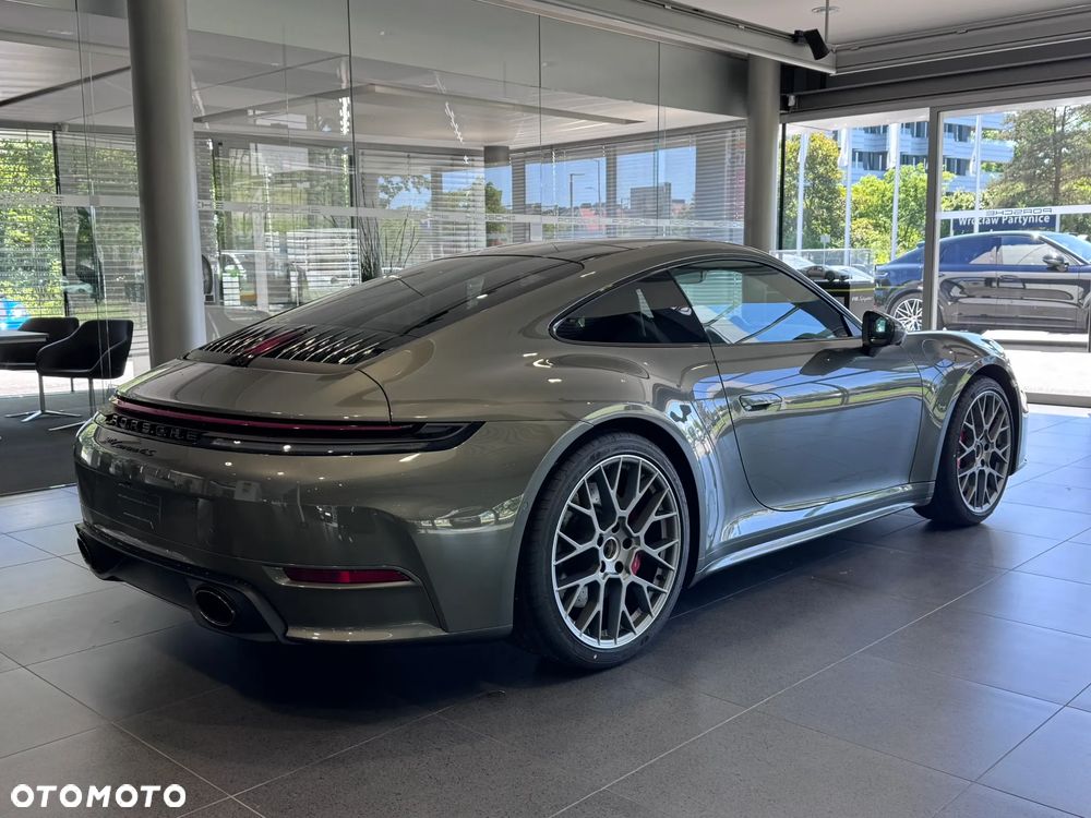 Porsche 911 Carrera 4S - 3