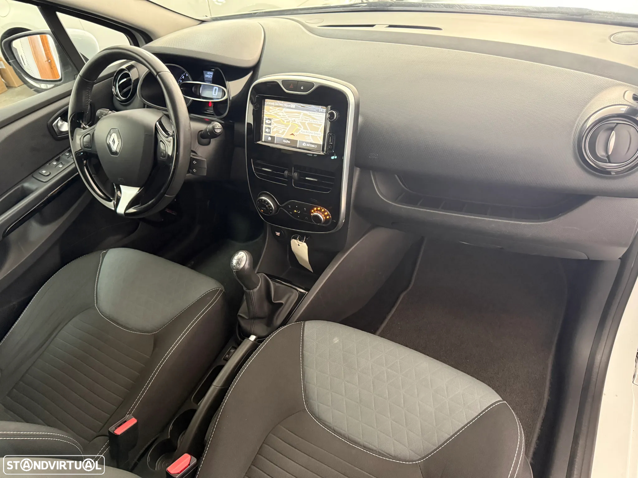 Renault Clio Sport Tourer 0.9 TCe Limited - 15