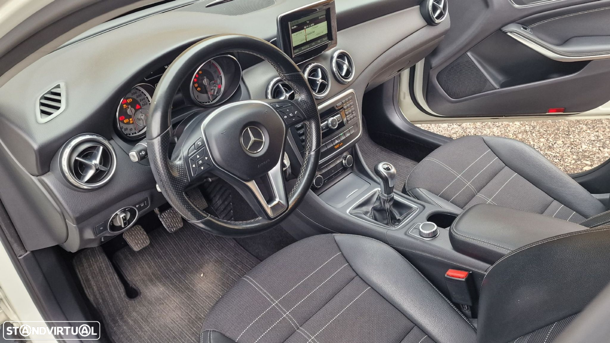 Mercedes-Benz GLA 180 CDi Urban - 17