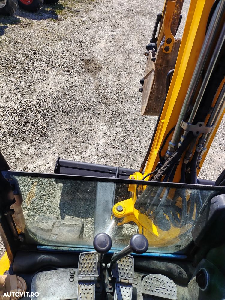 JCB 8065 - 7