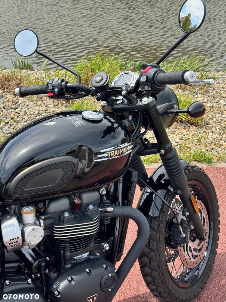 Triumph Bonneville - 4