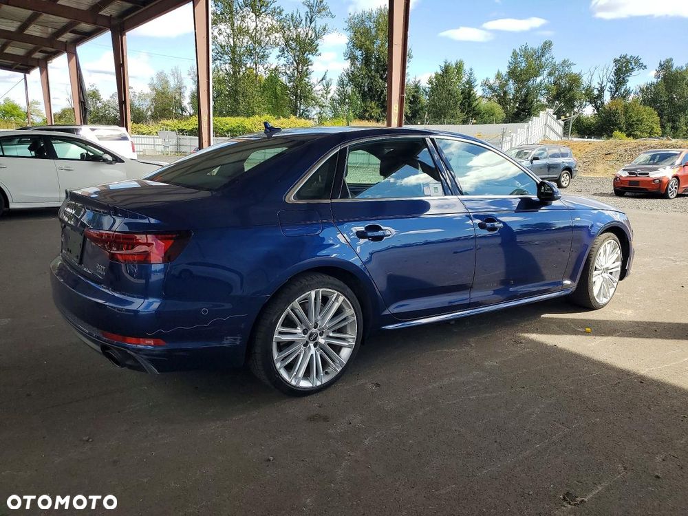 Audi A4 Limousine - 4