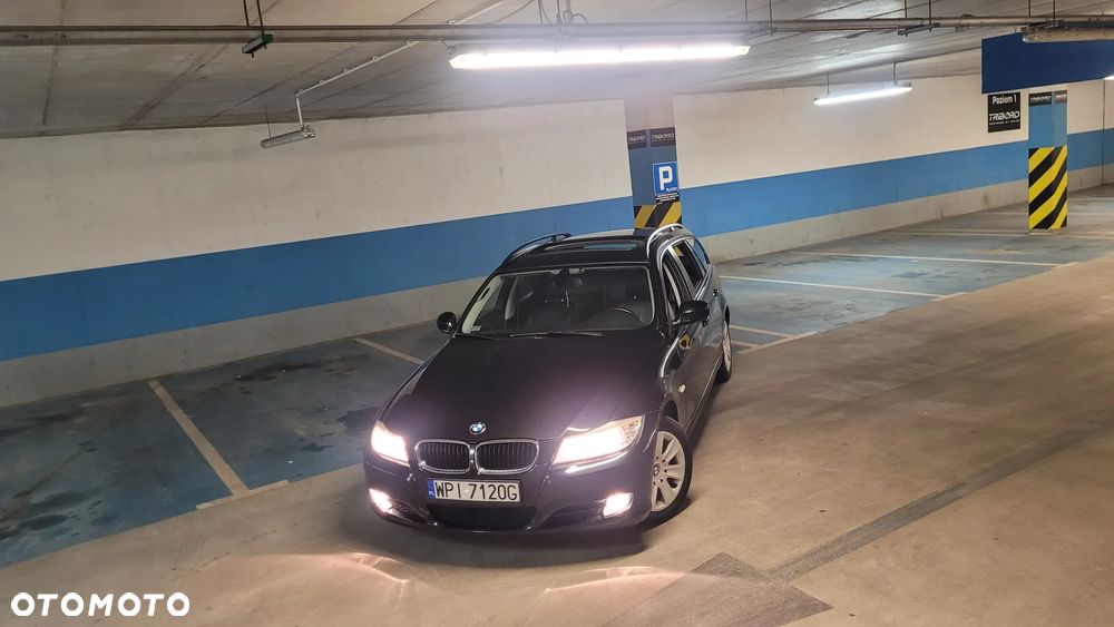 BMW Seria 3 320i - 1