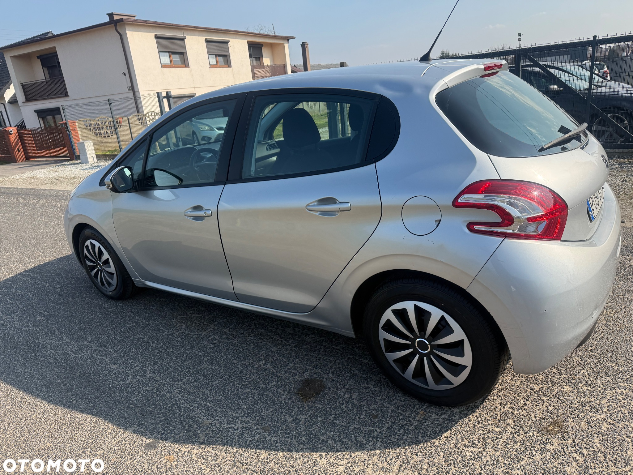 Peugeot 208 - 3