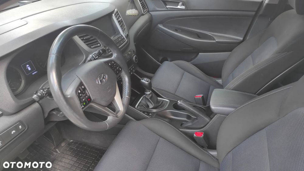 Hyundai Tucson 1.6 GDI BlueDrive Comfort 2WD - 11