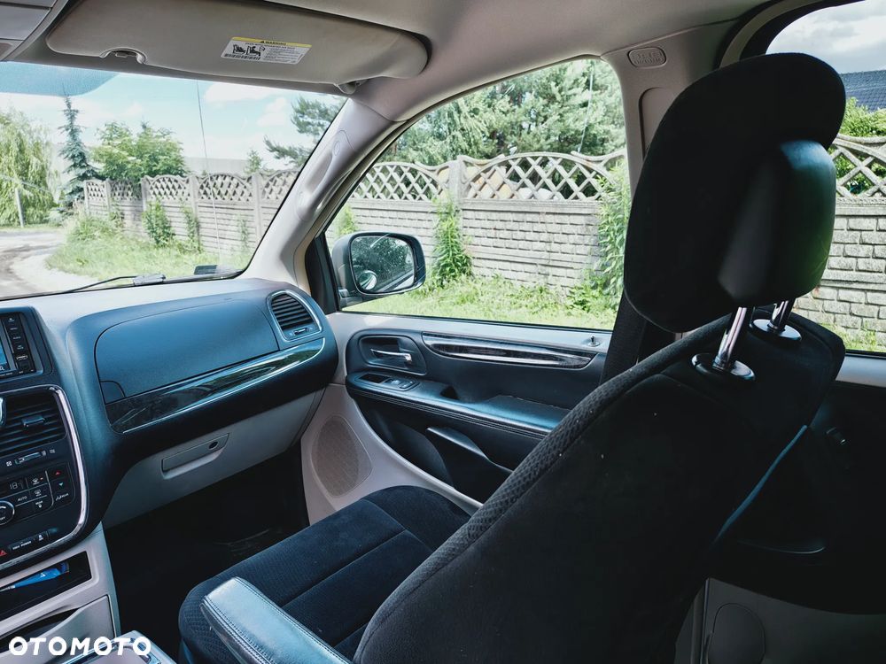 Chrysler Town & Country 3.6 Touring - 13