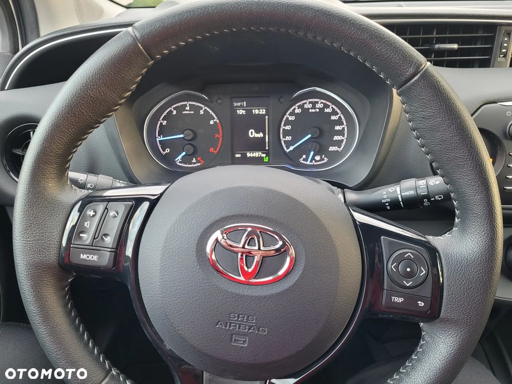 Toyota Yaris 1.5 Premium - 8