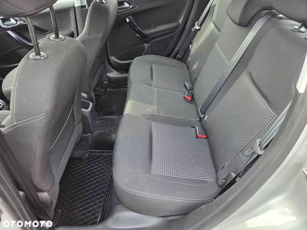 Peugeot 208 PureTech 110 Stop & Start Active - 17