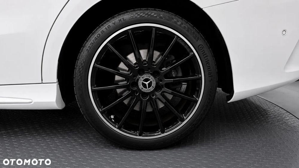 Mercedes-Benz CLA 250 4-Matic AMG Line - 10