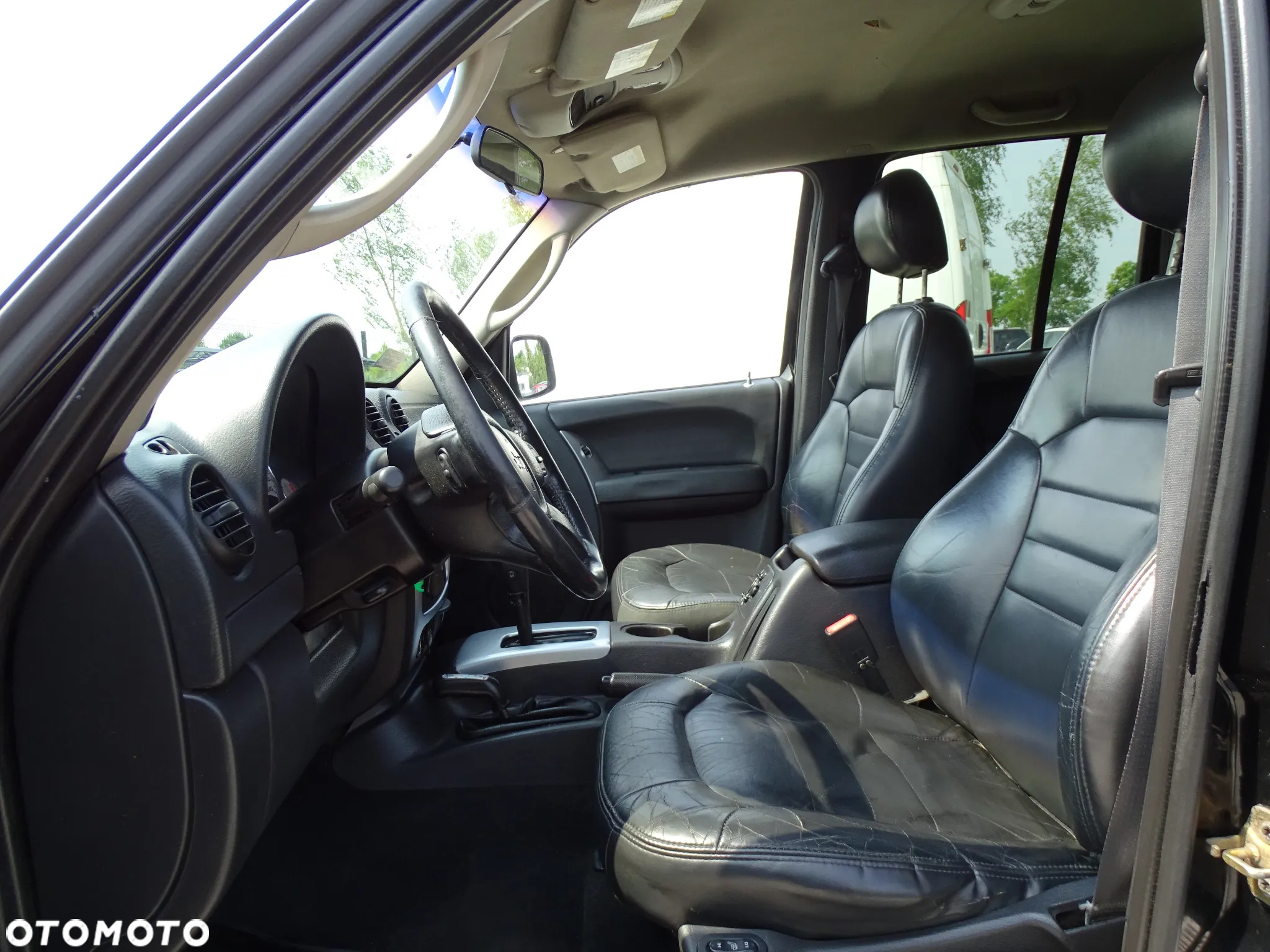 Jeep Liberty 3.7 4x4 - 7