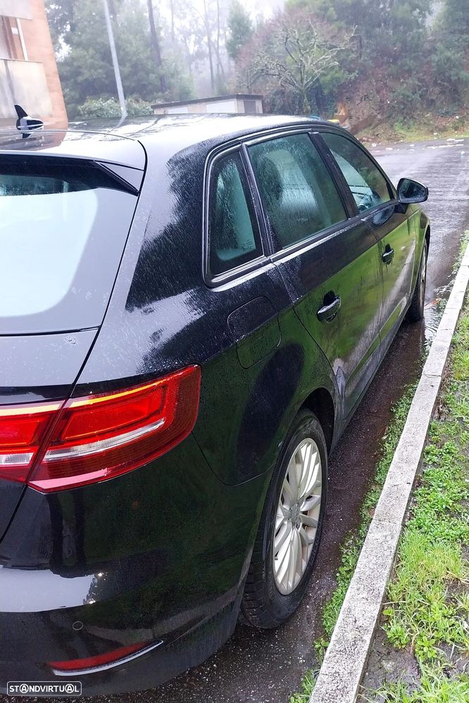 Audi A3 Sportback 1.6 TDI Attraction - 6
