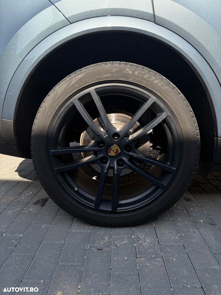 Porsche Cayenne Standard - 38