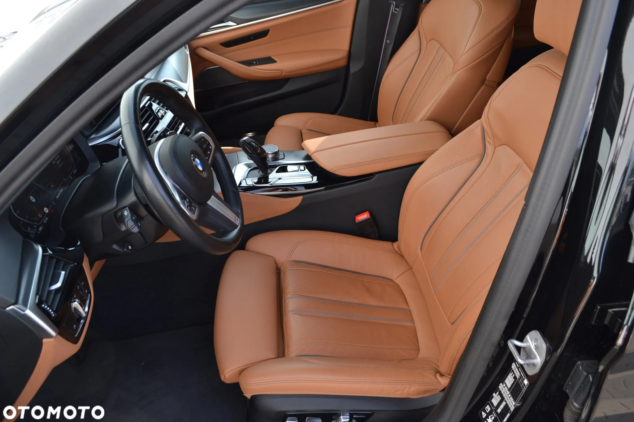 BMW Seria 5 540d xDrive Touring M Sport Edition - 8