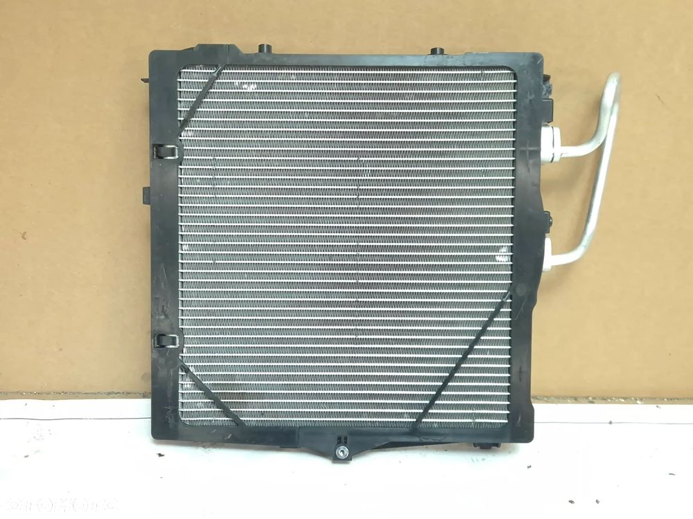 Chłodnica Porsche Taycan 9J1 9J1260399B - 2