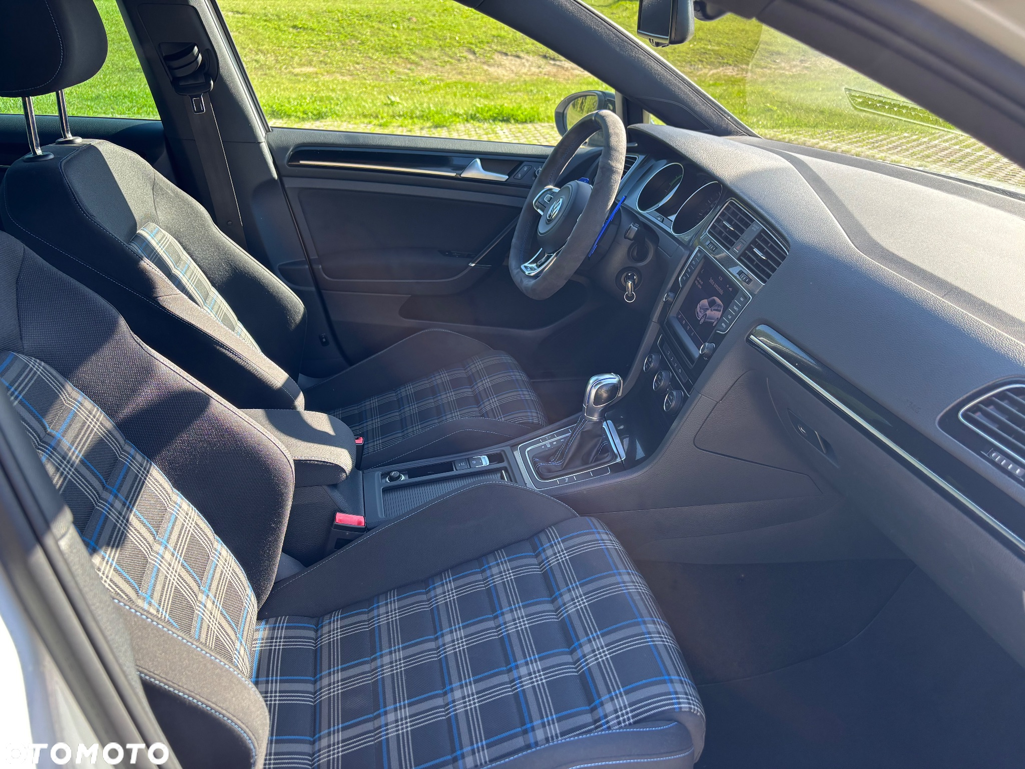 Volkswagen Golf - 26