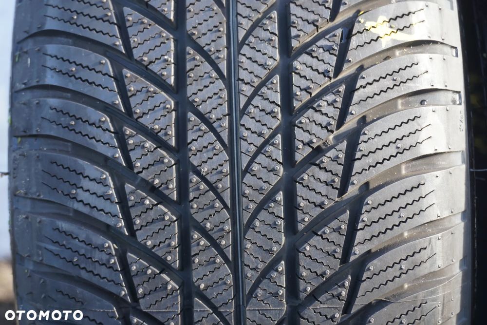 225 55 17 Bridgestone driveguard run flat  demo - 3