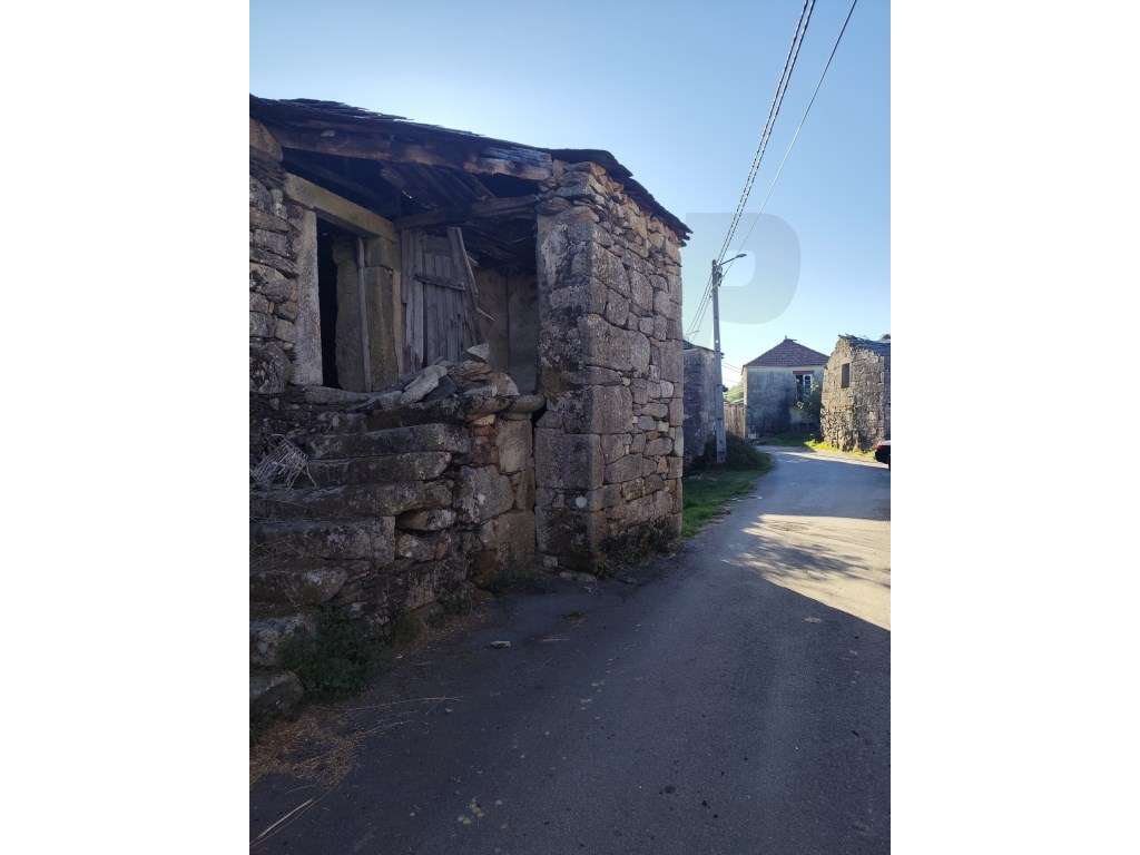 Terreno com ruínas para reabilitação - Vale da Campeã - 86.150€ - Grande imagem: 3/29