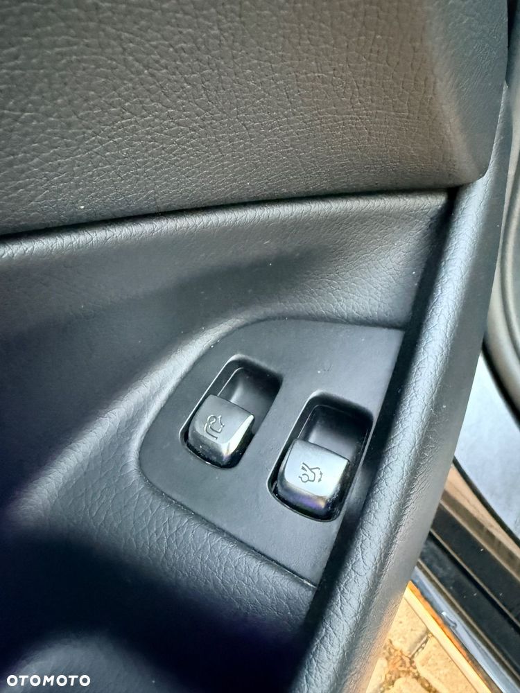 Mercedes-Benz Klasa E 220 d Avantgarde - 21