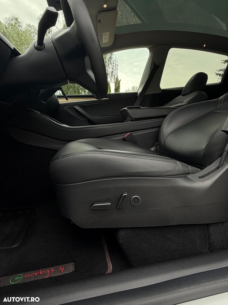 Tesla Model Y - 18