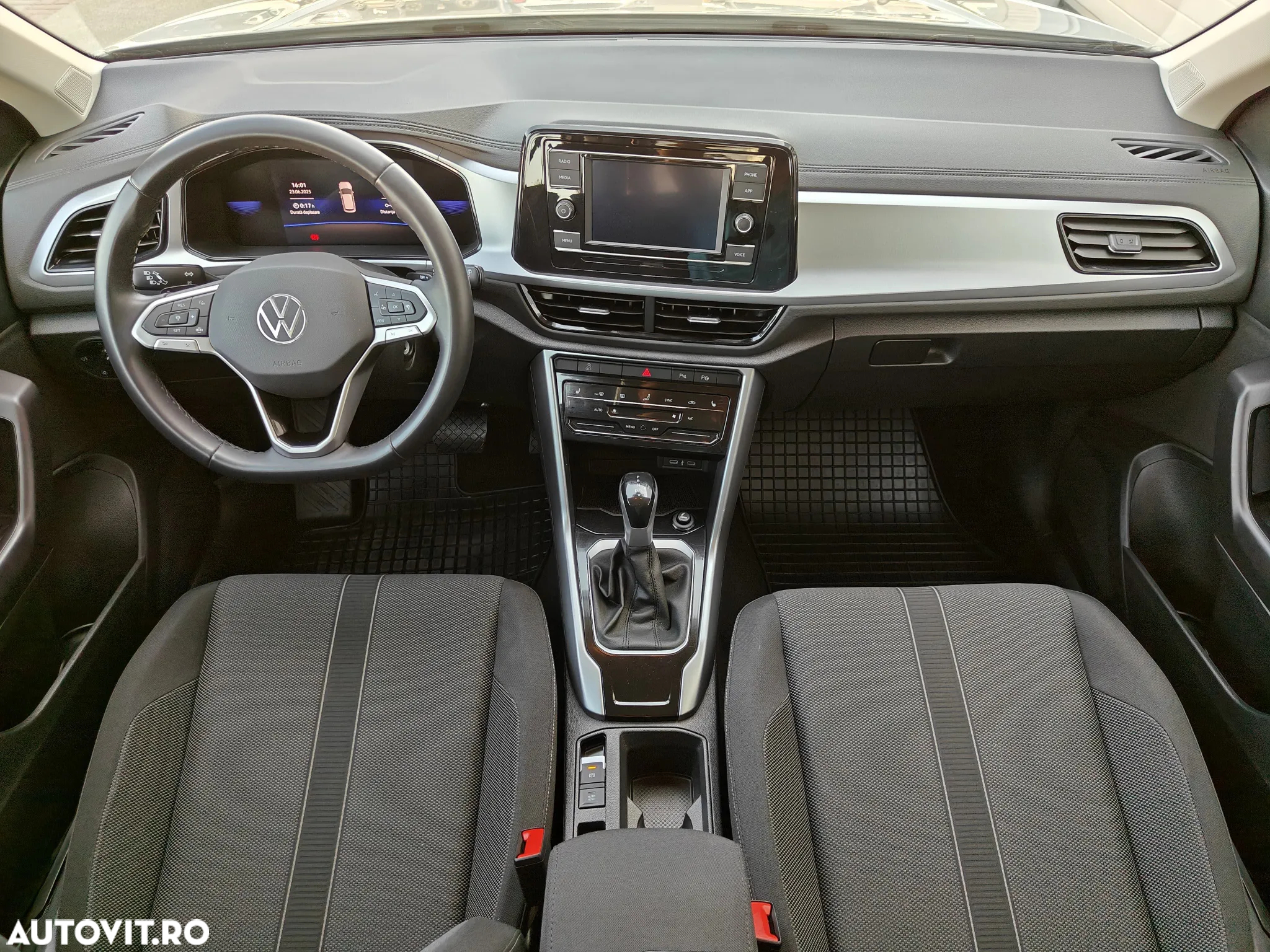 Volkswagen T-ROC 1.5 TSI DSG Life - 7