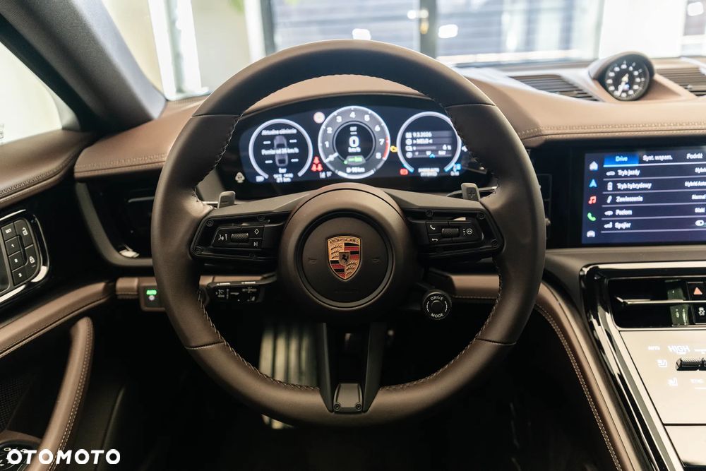 Porsche Panamera 4 E-Hybrid PHEV - 16